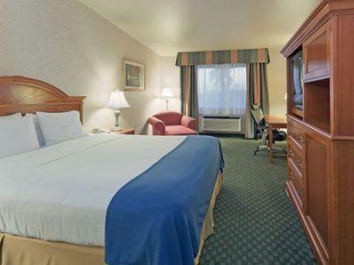 Holiday Inn Express Bakersfield By Ihg Exterior foto